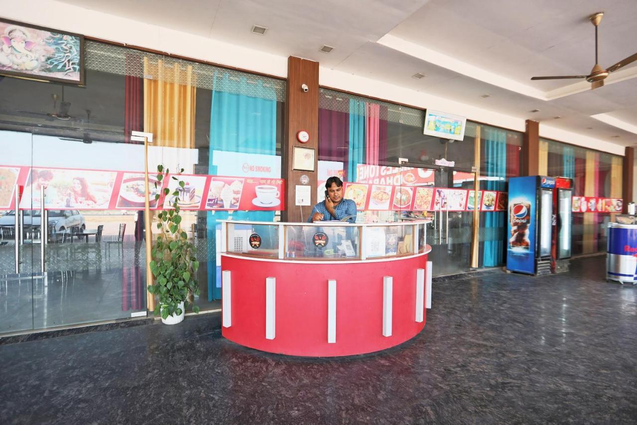 Oyo 63528 60 Milestone Hotel Tibri Buitenkant foto